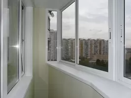 Холодное остекление балкона с выносом подоконника в Москве заказать по ценам производителя с установкой «Лучшие окна»