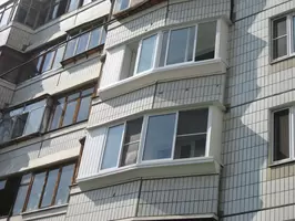 Остекление алюминиевыми окнами с выносом подоконника в Москве заказать по ценам производителя с установкой «Лучшие окна»