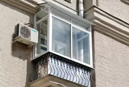 Холодное остекление алюминиевыми окнами с металлической крышей в Москве заказать по ценам производителя с установкой «Лучшие окна»