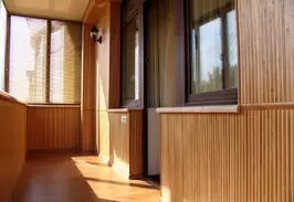 Теплое остекление балкона и отделка террасной доской в Москве заказать по ценам производителя с установкой «Лучшие окна»
